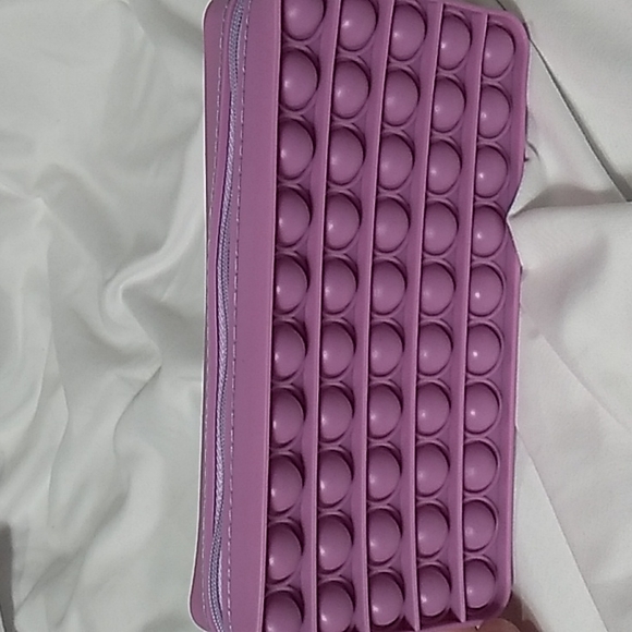 7.5 x 3.5 x 1.5 inches Purple Pop It  Case - Picture 3 of 4